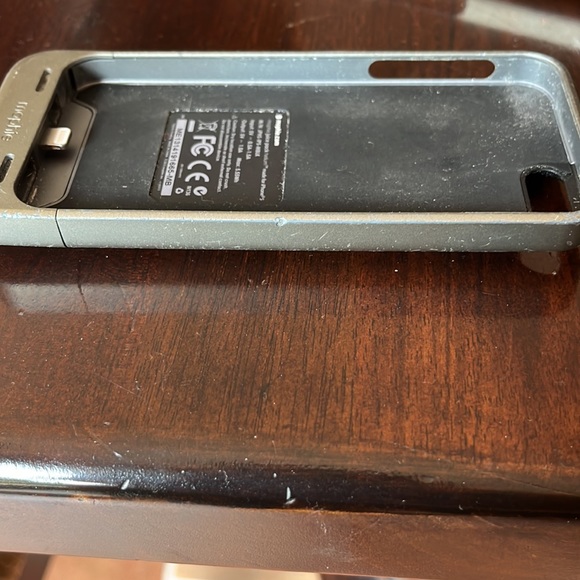 iPhone 5 Mophie charging battery case Gray - Picture 10 of 10